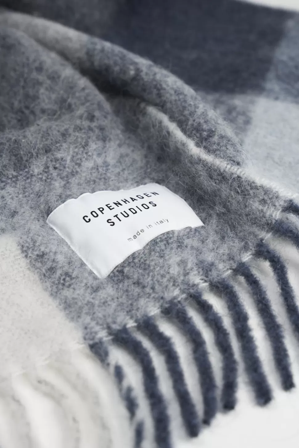 cph_shawl_4_wool_mix_2-3.webp COPENHAGEN STUDIOS Cph Shawl 4 Wool Mix^ Sjaals